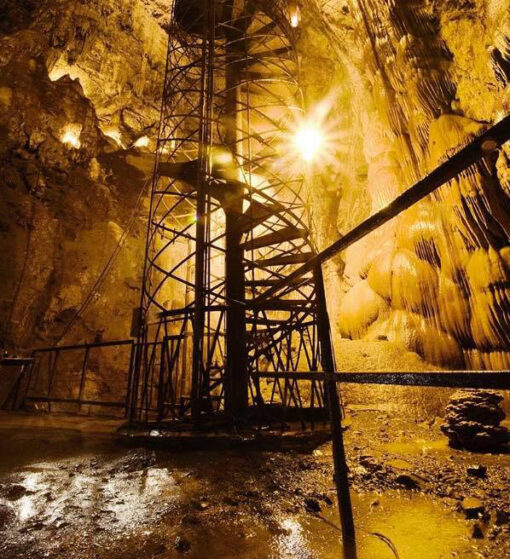 Moaning Caverns